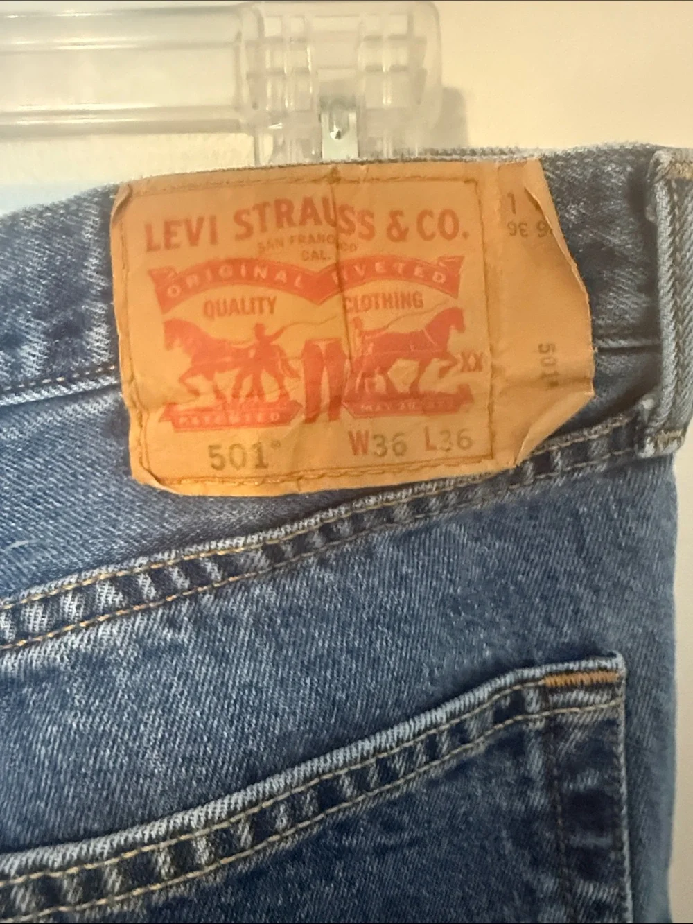 Levis straight leg